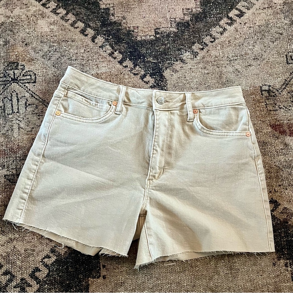 Articles Of Society size 27/4 Meredith mid rise cutoff beige denim shorts